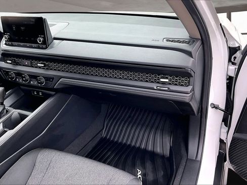 Certified 2025 Honda Accord SE image 26