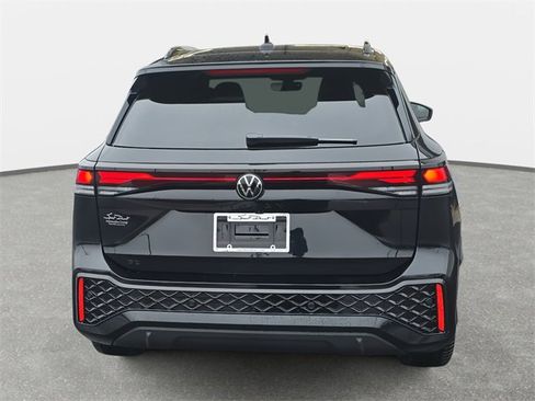 New 2026 Volkswagen Tiguan SE R-Line image 7