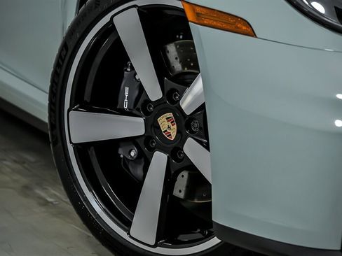 Used 2026 Porsche 911 Carrera RWD image 4