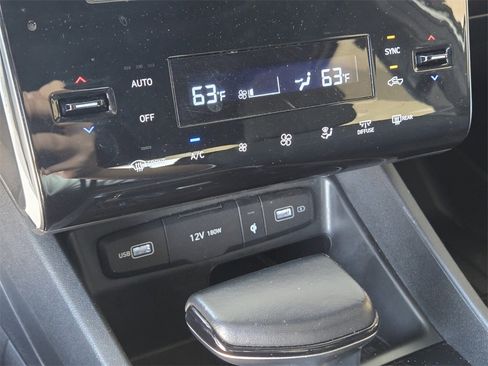 Used 2022 Hyundai Santa Cruz SEL Premium image 24