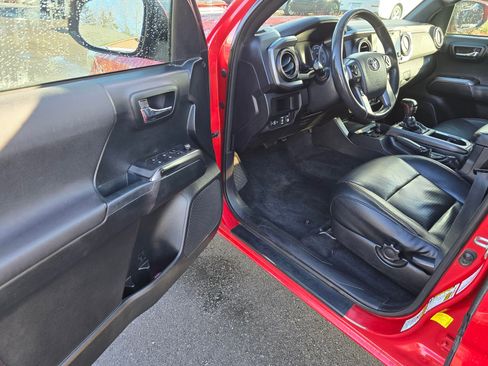 Used 2017 Toyota Tacoma TRD Pro AWD/4WD image 26