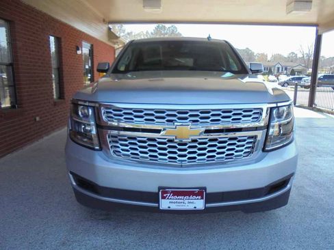 Used 2015 Chevrolet Suburban LT image 3