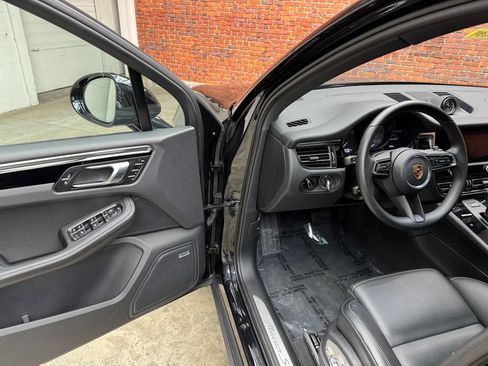 Used 2024 Porsche Macan S AWD/4WD image 8