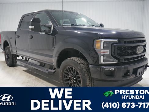 Used 2022 Ford F250 Lariat w/ Black Appearance Package image 3