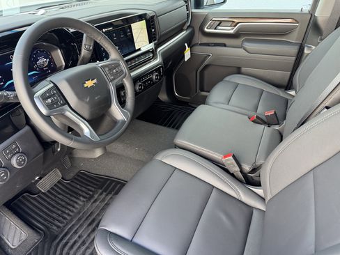 New 2026 Chevrolet Silverado 2500 LT w/ Z71 Chrome Sport Edition AWD/4WD image 9