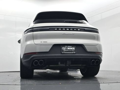 Used 2025 Porsche Cayenne S AWD/4WD image 52