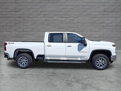 Used 2025 Chevrolet Silverado 2500 LT w/ Convenience Package AWD/4WD image 13