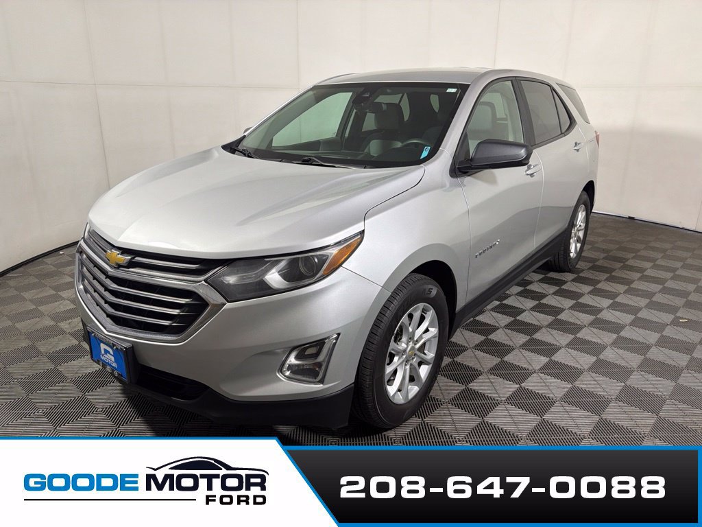 Used 2020 Chevrolet Equinox LS w/ LS Convenience Package FWD image 4