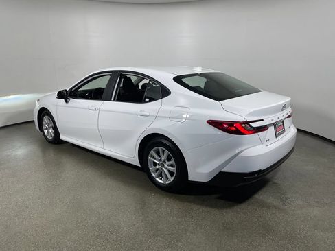 Used 2025 Toyota Camry LE FWD image 5