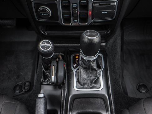 Used 2022 Jeep Wrangler Unlimited Sport AWD/4WD image 32
