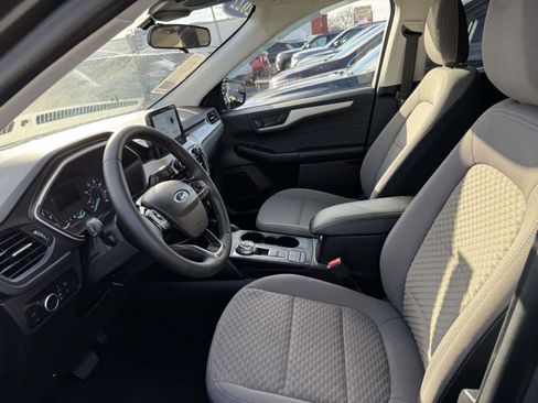 Used 2022 Ford Escape SE w/ SE Sport Appearance Package image 13