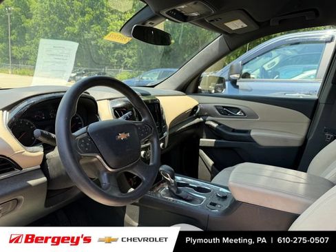 Used 2023 Chevrolet Traverse LS AWD/4WD image 9