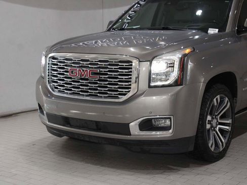 Used 2019 GMC Yukon Denali w/ Denali Ultimate Package image 2