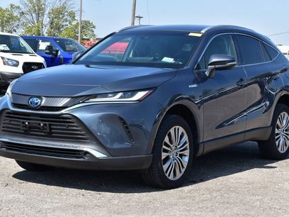 Used 2021 Toyota Venza XLE w/ Softex Package