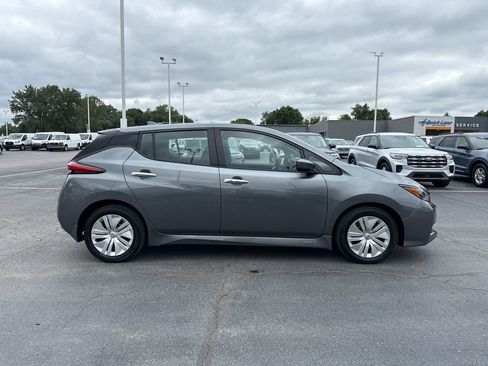Used 2023 Nissan Leaf S image 6