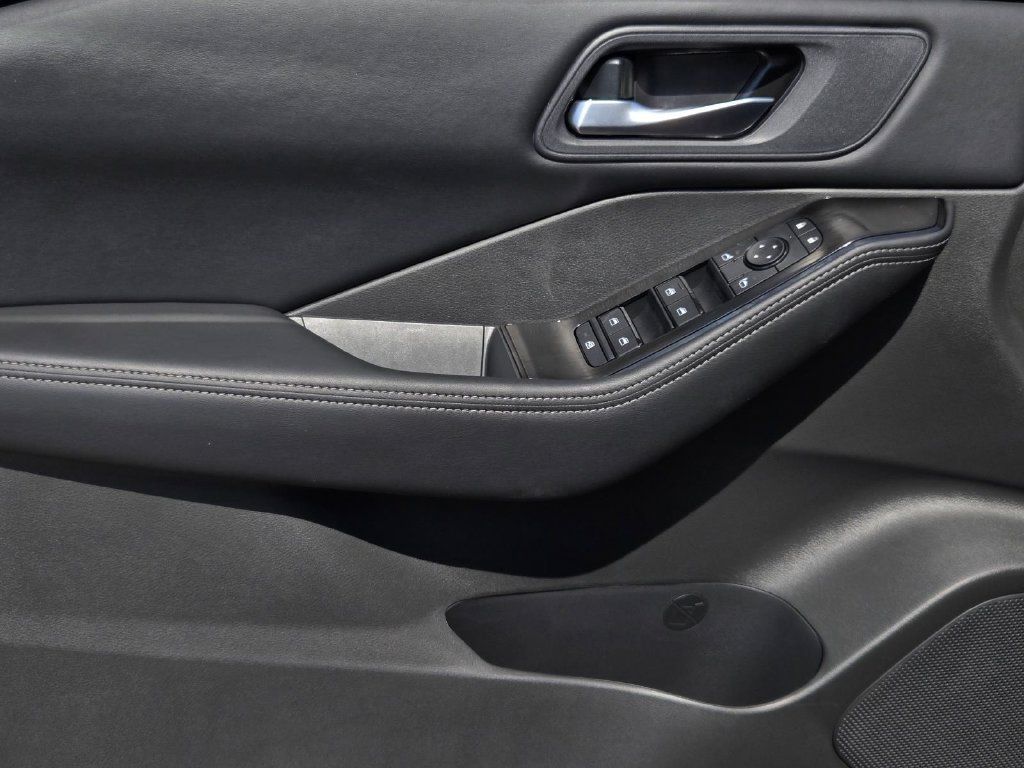 New 2026 Nissan Rogue SV AWD/4WD image 17