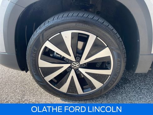 Used 2023 Volkswagen Taos SE FWD image 22