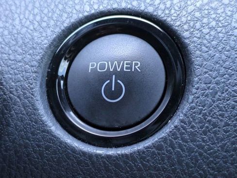 Used 2025 Toyota Camry SE FWD image 25