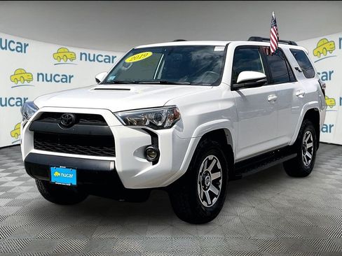 Used 2019 Toyota 4Runner SR5 AWD/4WD image 3