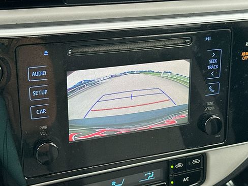 Used 2017 Toyota Corolla LE FWD image 17