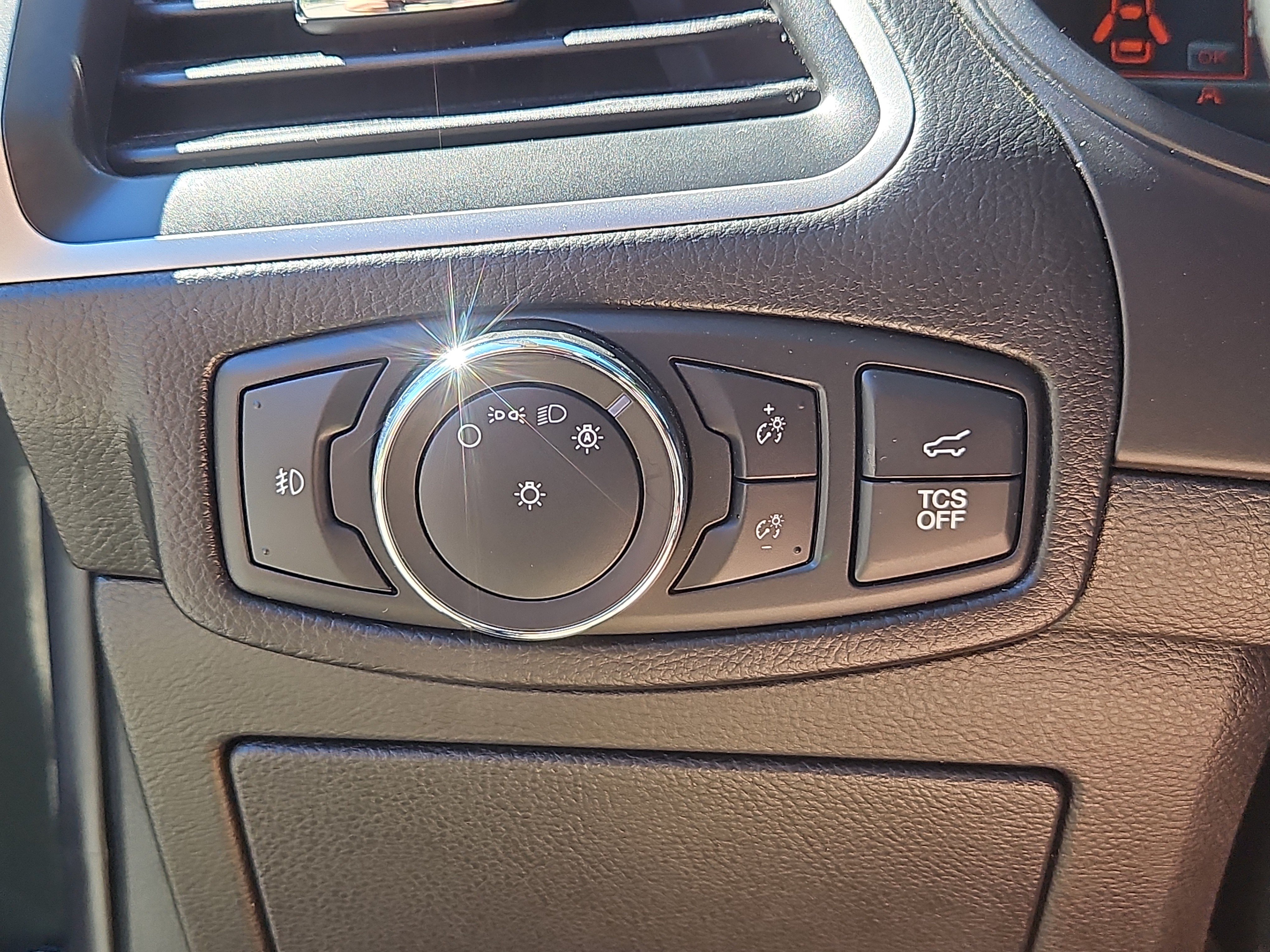 Used 2022 Ford Edge SEL w/ Convenience Package AWD/4WD image 10