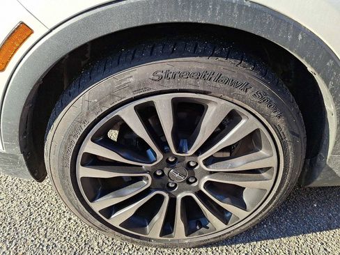 Used 2019 Lincoln MKC Reserve w/ MKC Climate Package image 6