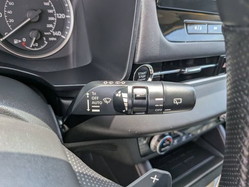 Used 2025 Mitsubishi Outlander SE FWD image 34