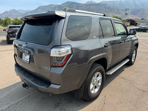 Used 2018 Toyota 4Runner SR5 AWD/4WD image 5