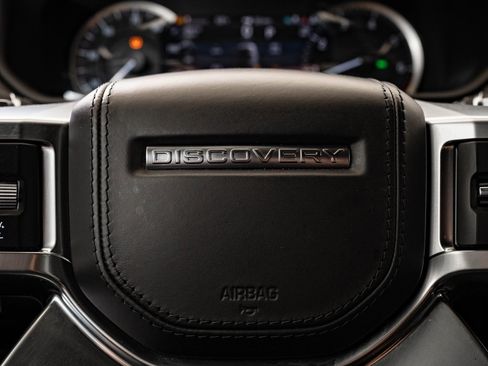 Used 2023 Land Rover Discovery S R-Dynamic image 32