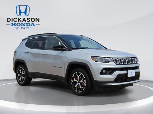 Used 2025 Jeep Compass Limited AWD/4WD image 3
