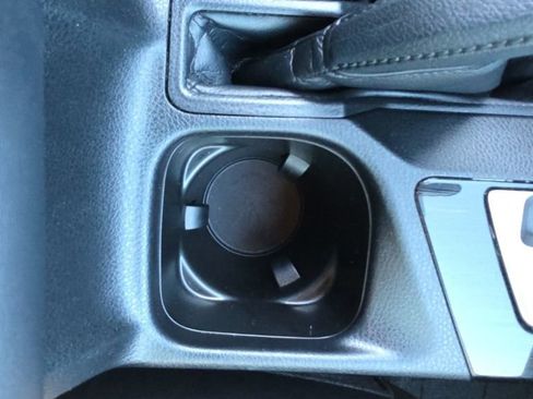 Used 2017 Toyota RAV4 Limited image 23