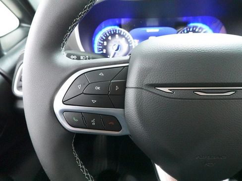 New 2027 Chrysler Pacifica Select FWD image 11
