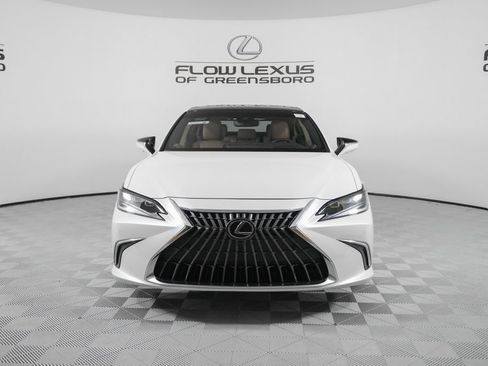 Certified 2025 Lexus ES 350 Ultra Luxury w/ Accessory Package (Z2) FWD image 2