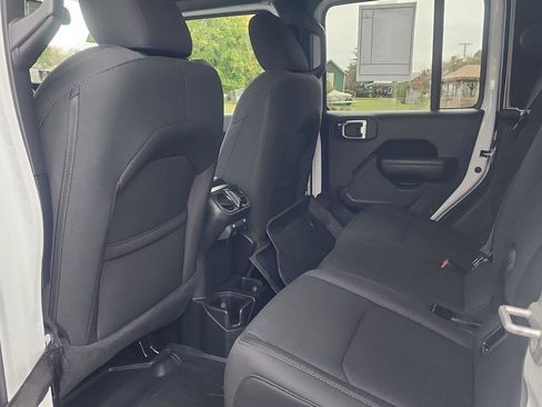 Certified 2021 Jeep Gladiator Willys image 13