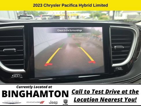 Used 2023 Chrysler Pacifica Limited FWD image 22