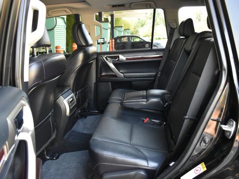 Used 2016 Lexus GX 460 w/ Premium Package AWD/4WD image 9