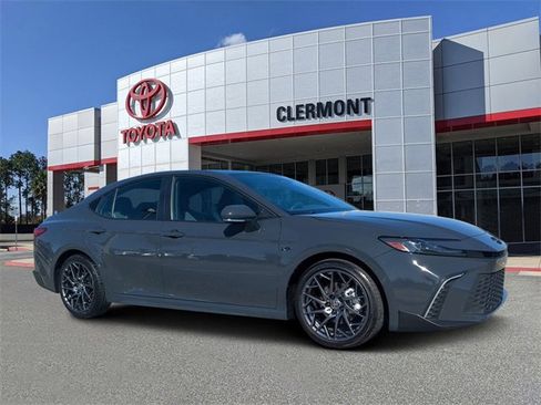 Certified 2025 Toyota Camry SE w/ Convenience Package image 1