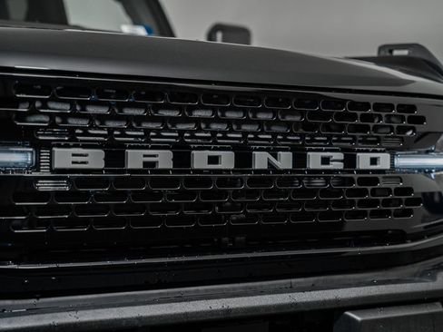 New 2026 Ford Bronco Outer Banks w/ Sasquatch Package AWD/4WD image 11