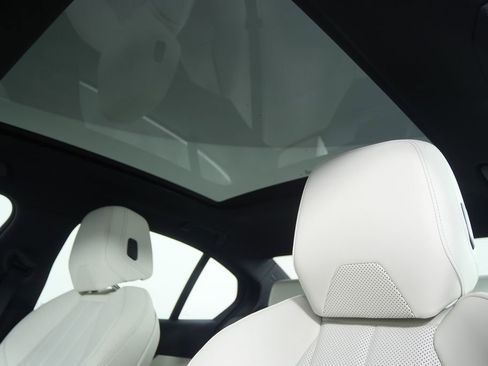 Used 2025 BMW 530i image 12