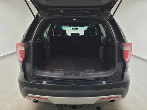Used 2016 Ford Explorer XLT image 29