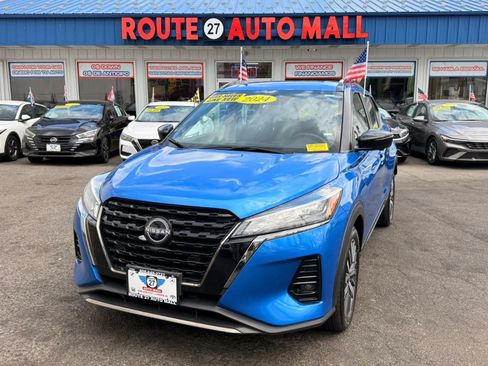 Used 2024 Nissan Kicks SR FWD image 1