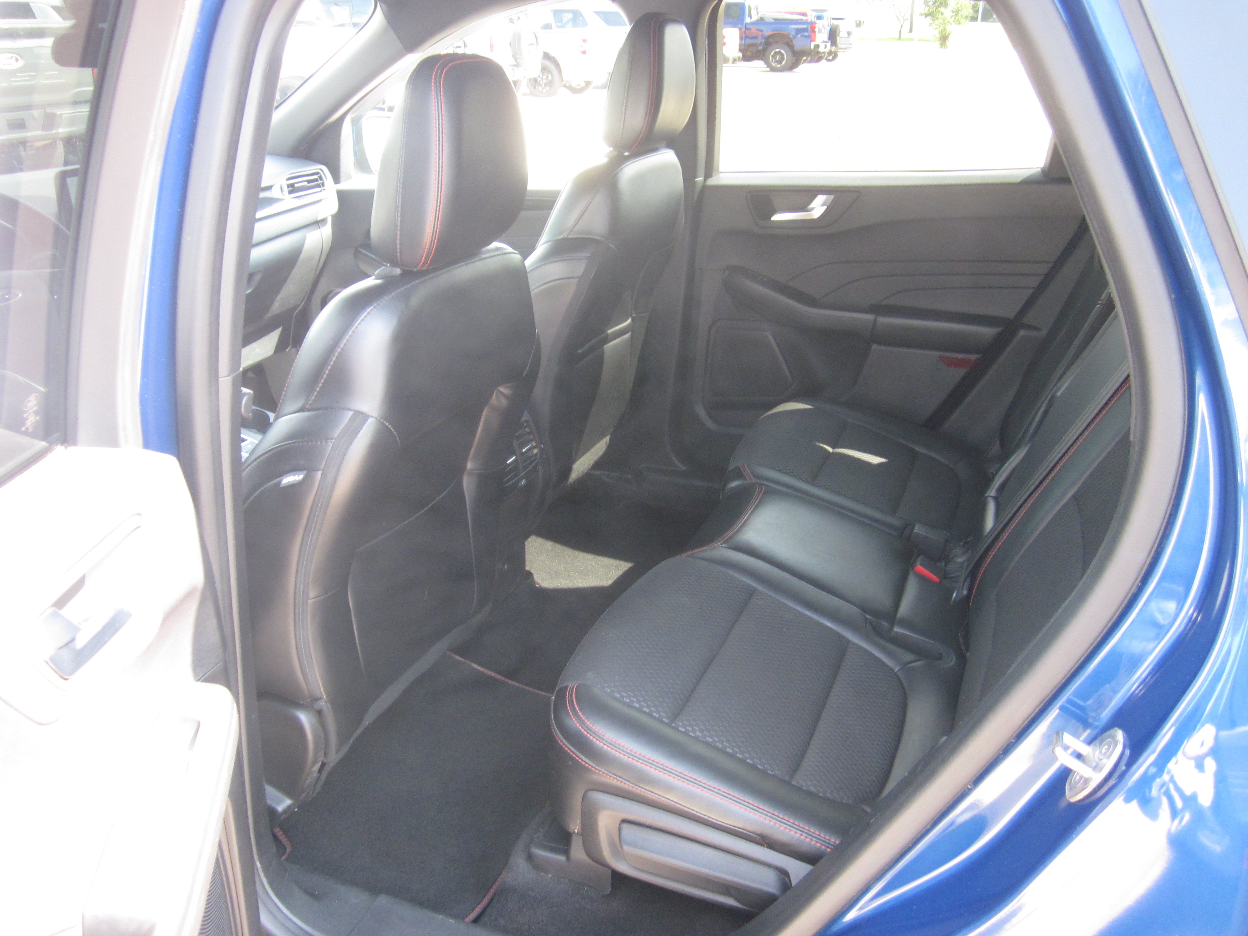 Used 2023 Ford Escape ST-Line Select AWD/4WD image 12
