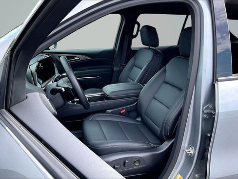 Used 2026 Chevrolet Traverse LT AWD/4WD image 25