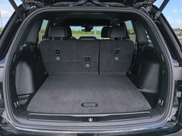 New 2027 Jeep Grand Cherokee Limited RWD image 13