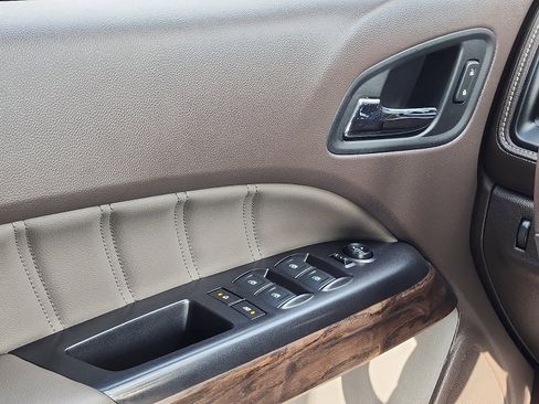 Used 2022 GMC Canyon Denali image 12