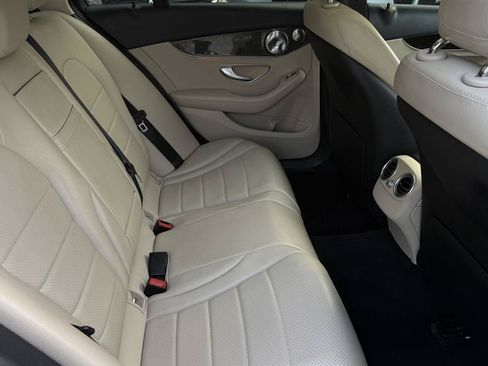 Used 2017 Mercedes-Benz C 300 4MATIC Sedan image 36