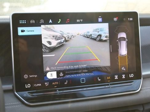 New 2025 Volkswagen Tiguan SE R-Line image 14