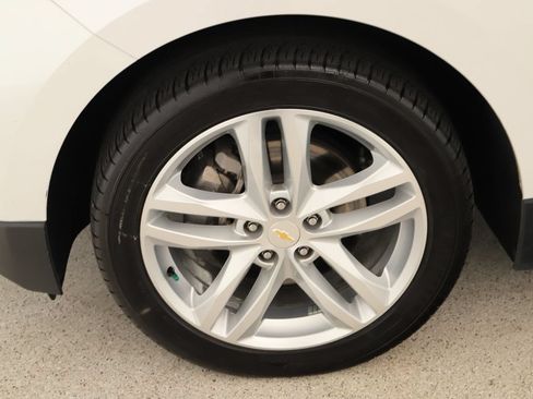 Used 2020 Chevrolet Equinox Premier FWD image 38