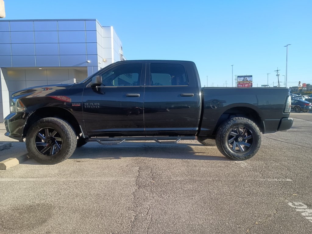 Used 2017 RAM 1500 Express w/ Black Ram 1500 Express Group AWD/4WD image 3