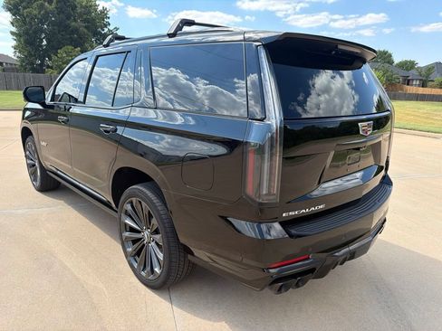 Used 2026 Cadillac Escalade V AWD/4WD image 3